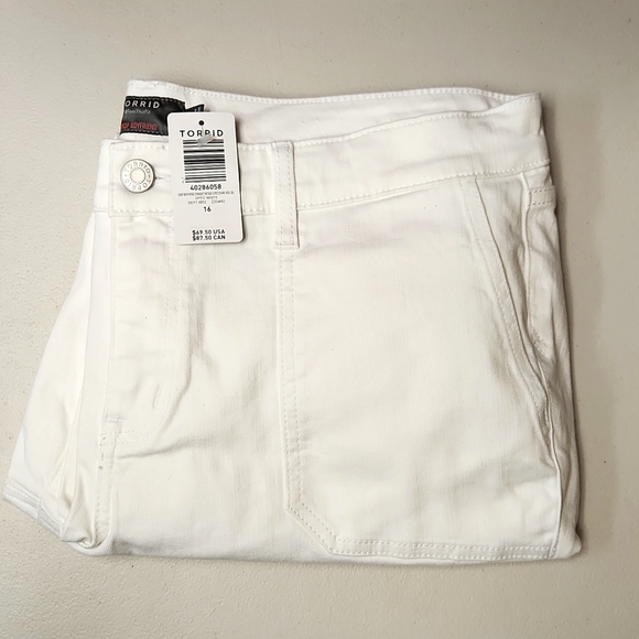 ❤️NWT VINTAGE TORRID JEAN - BOYFRIEND STRAIGHT, STRETCH, MID-RISE CROP PLUS SIZE - Picture 4 of 12